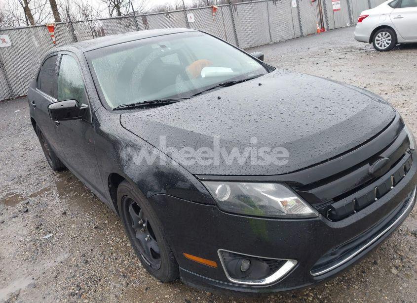Photo 5 of 2010 Ford Fusion SE (VIN 3FAHP0HG3AR301532)