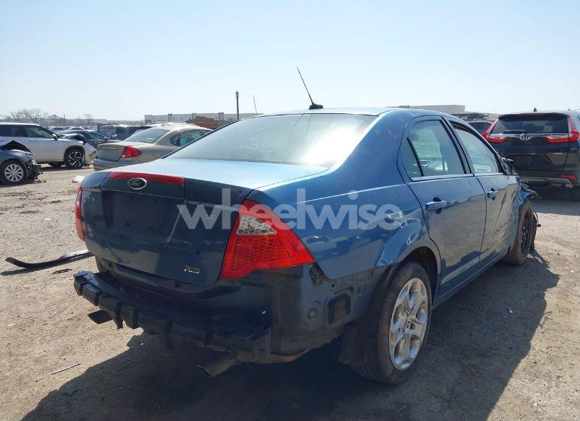 Photo 4 of 2010 Ford Fusion SE (VIN 3FAHP0HG3AR345918)