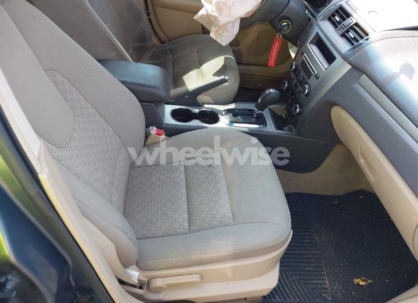 Photo 5 of 2012 Ford Fusion SE (VIN 3FAHP0HG3CR179726)