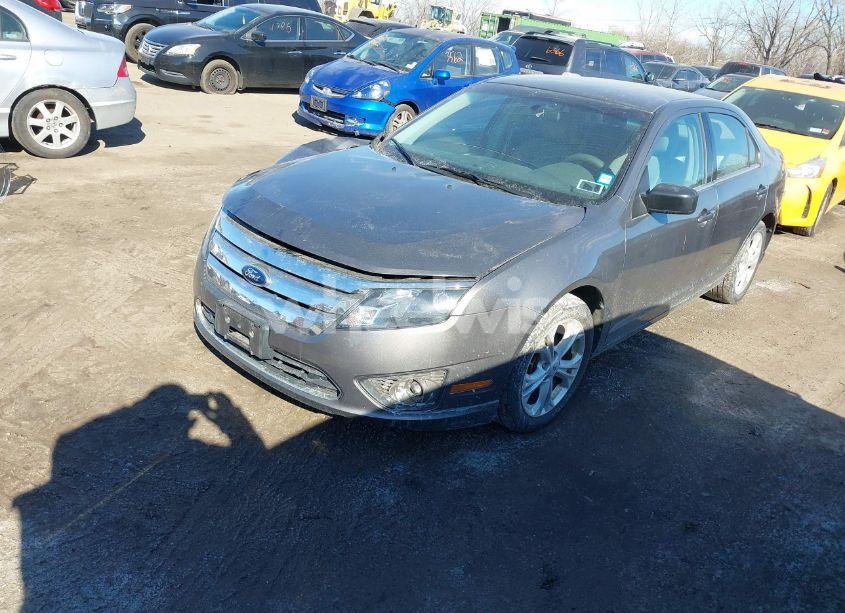 Photo 2 of 2012 Ford Fusion SE (VIN 3FAHP0HG3CR386178)