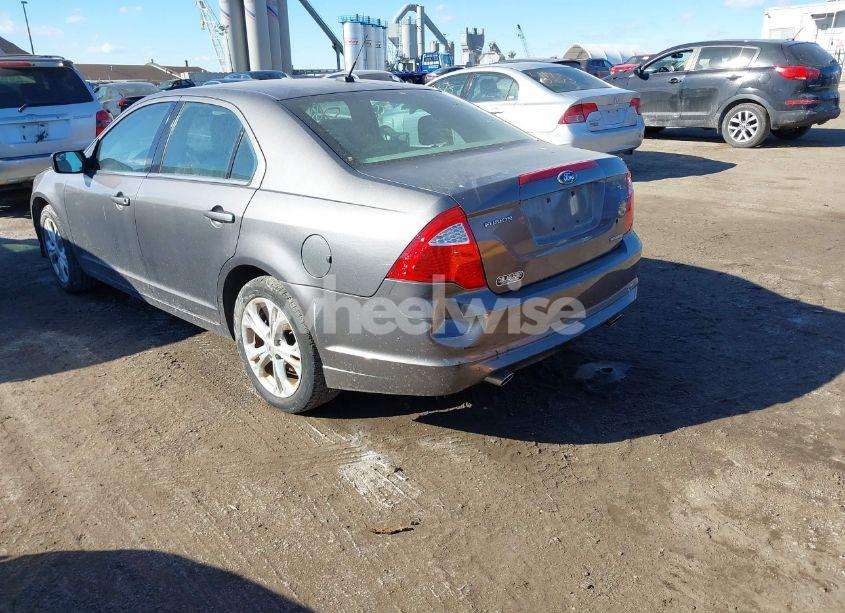 Photo 3 of 2012 Ford Fusion SE (VIN 3FAHP0HG3CR386178)