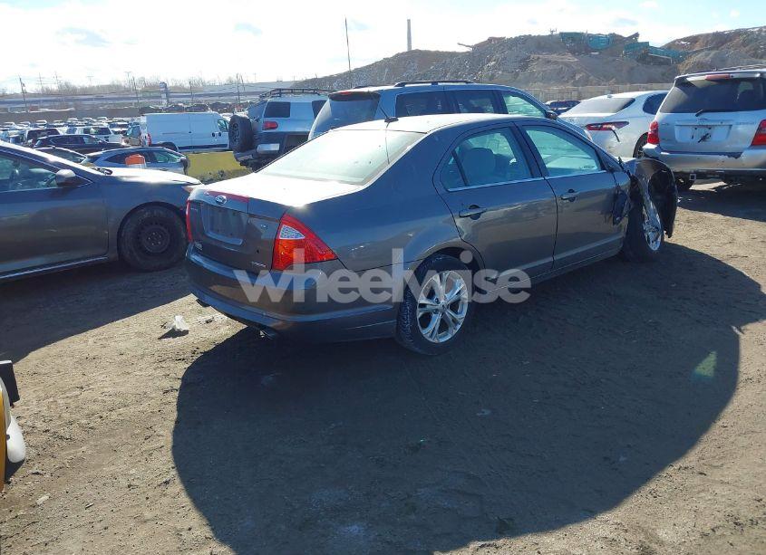 Photo 4 of 2012 Ford Fusion SE (VIN 3FAHP0HG3CR386178)