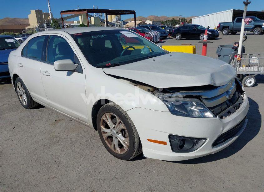 2012 Ford Fusion SE (VIN 3FAHP0HG3CR422614) main photo