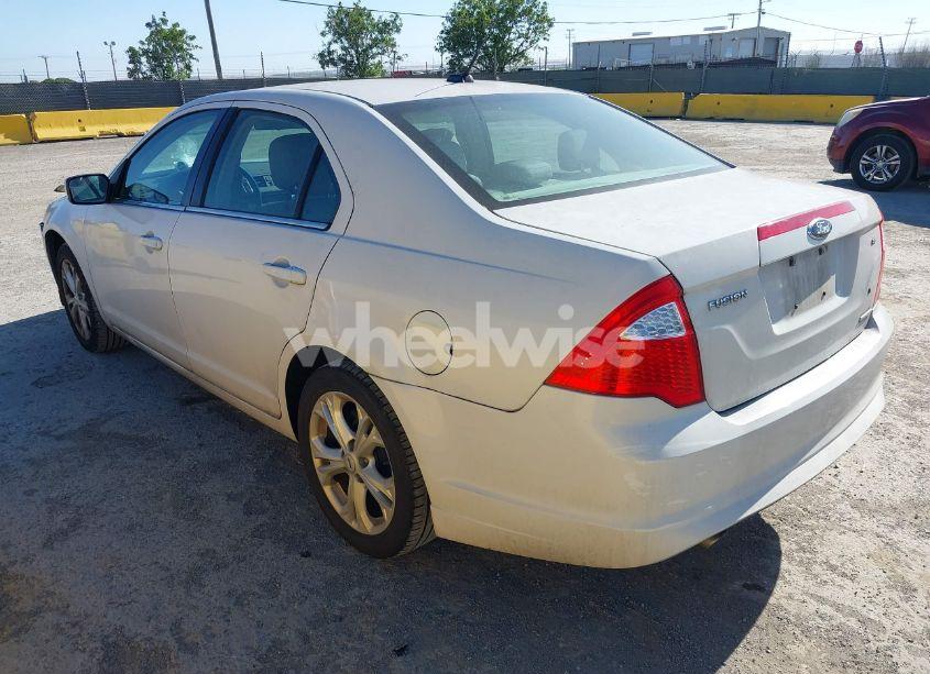 Photo 3 of 2012 Ford Fusion SE (VIN 3FAHP0HG3CR422614)