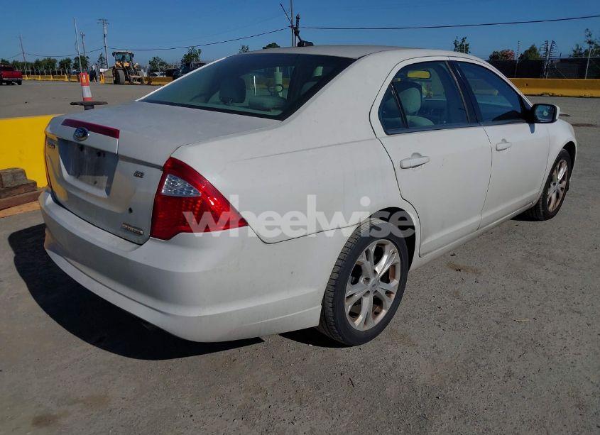 Photo 4 of 2012 Ford Fusion SE (VIN 3FAHP0HG3CR422614)