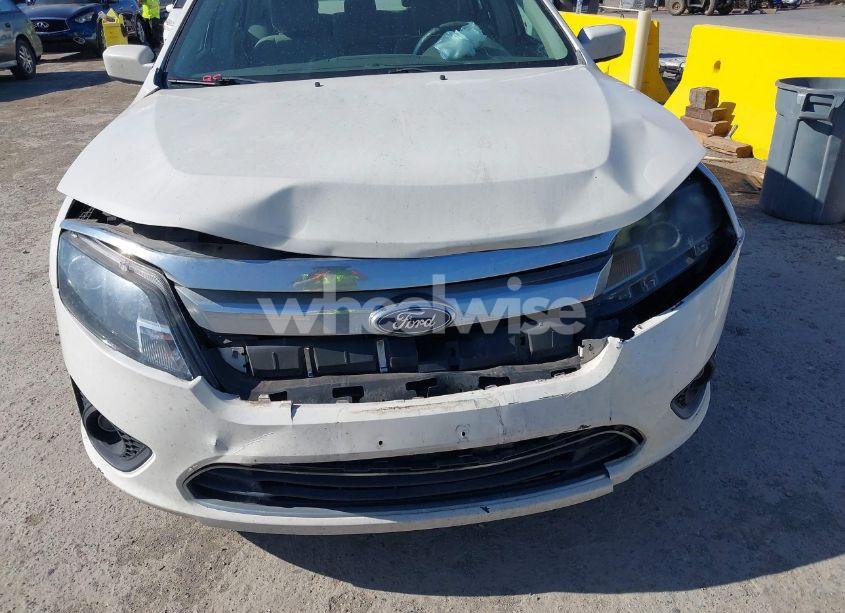 Photo 6 of 2012 Ford Fusion SE (VIN 3FAHP0HG3CR422614)