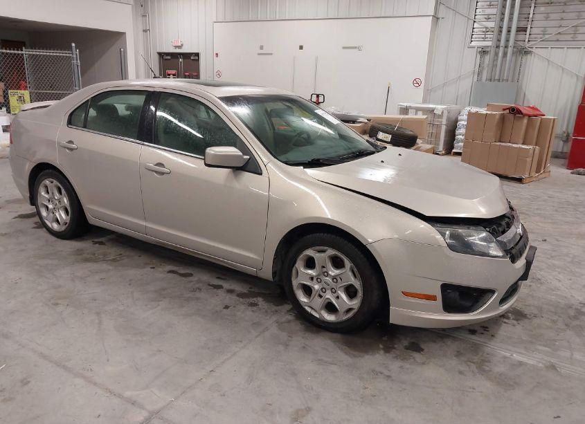 2010 Ford Fusion SE (VIN 3FAHP0HG4AR366793) main photo
