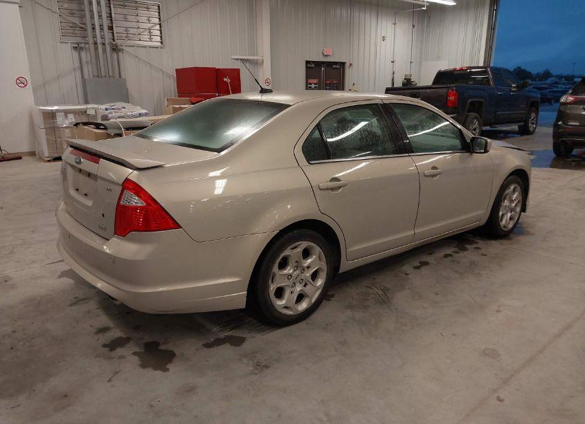 Photo 4 of 2010 Ford Fusion SE (VIN 3FAHP0HG4AR366793)