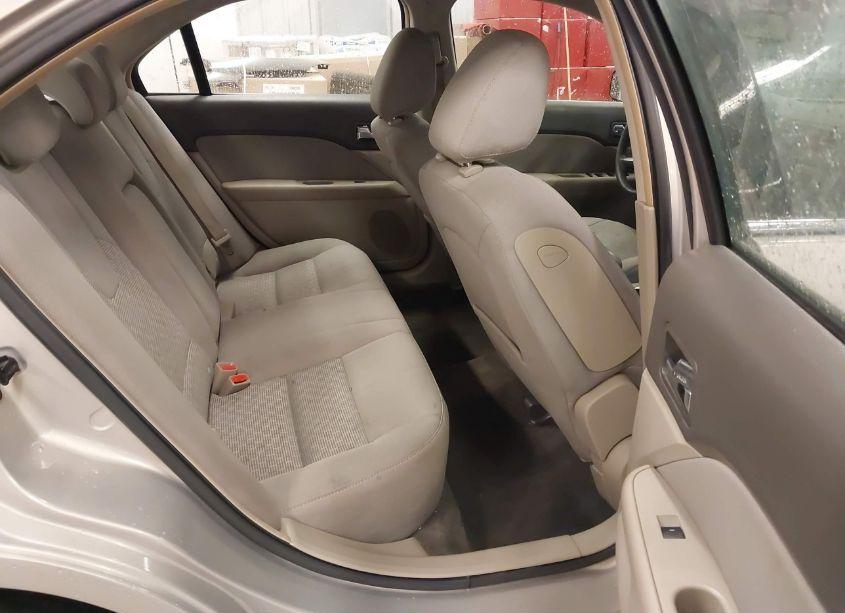 Photo 8 of 2010 Ford Fusion SE (VIN 3FAHP0HG4AR366793)