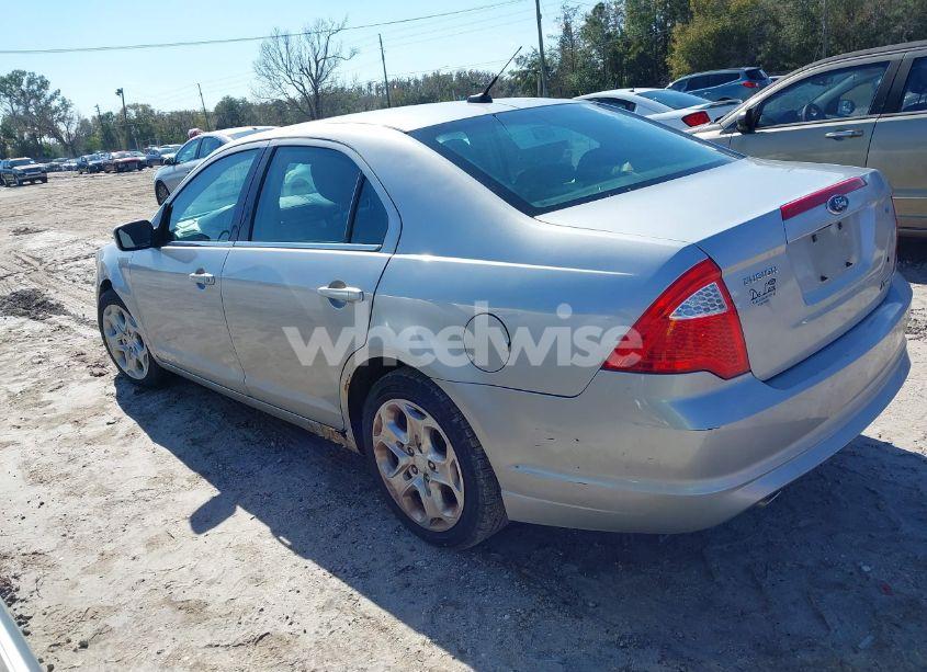 Photo 3 of 2010 Ford Fusion SE (VIN 3FAHP0HG4AR415278)