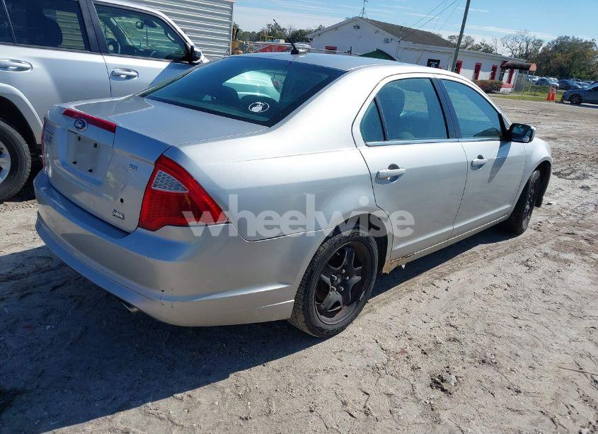 Photo 4 of 2010 Ford Fusion SE (VIN 3FAHP0HG4AR415278)
