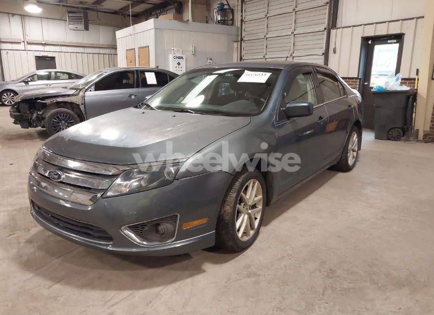Photo 2 of 2012 Ford Fusion SE (VIN 3FAHP0HG4CR244891)