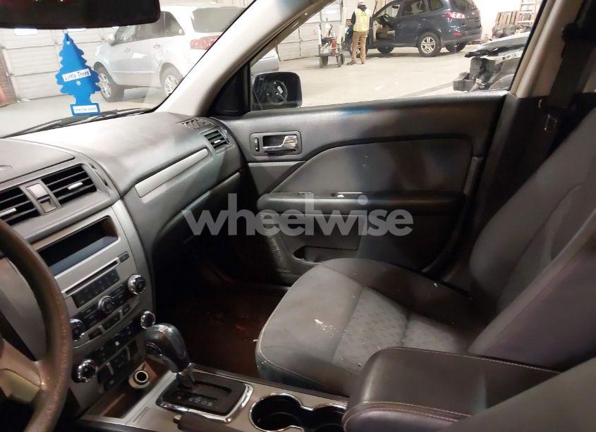 Photo 5 of 2012 Ford Fusion SE (VIN 3FAHP0HG4CR244891)