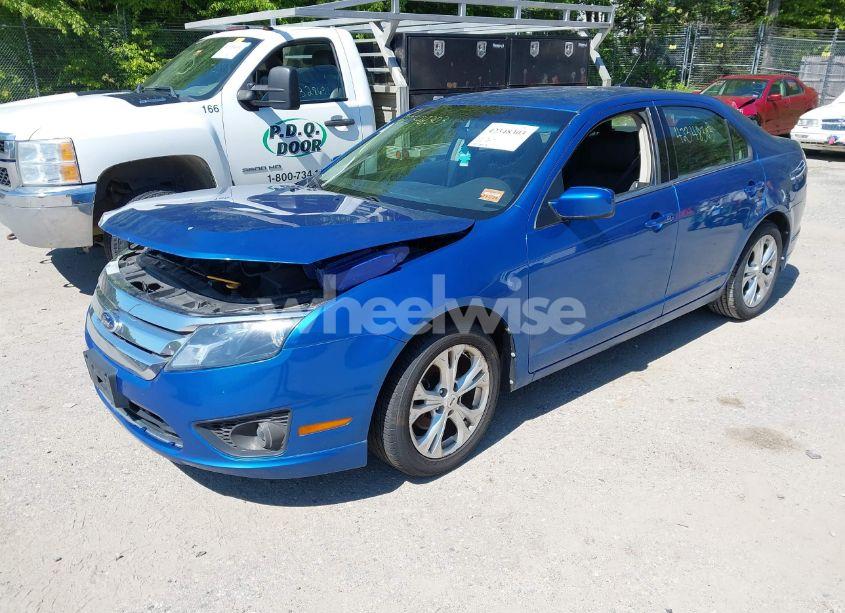 Photo 2 of 2012 Ford Fusion SE (VIN 3FAHP0HG4CR276627)
