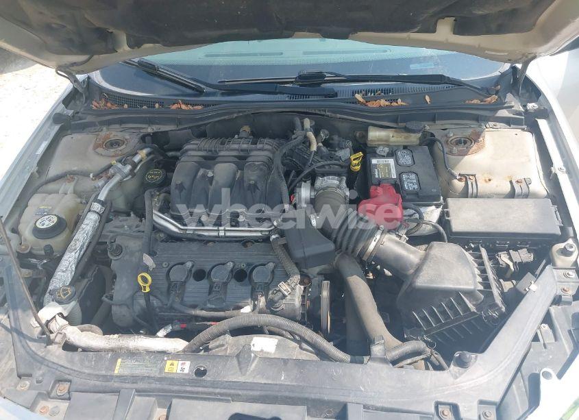 Photo 10 of 2010 Ford Fusion SE (VIN 3FAHP0HG5AR120951)