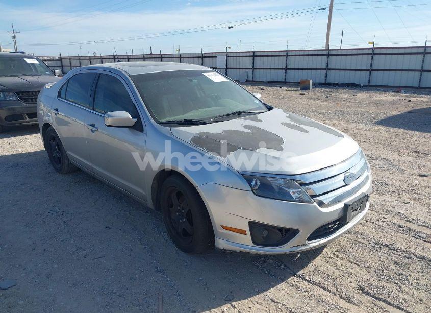 2010 Ford Fusion SE (VIN 3FAHP0HG5AR247795) main photo