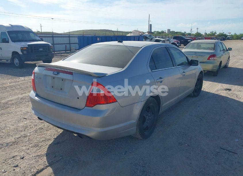 Photo 4 of 2010 Ford Fusion SE (VIN 3FAHP0HG5AR247795)