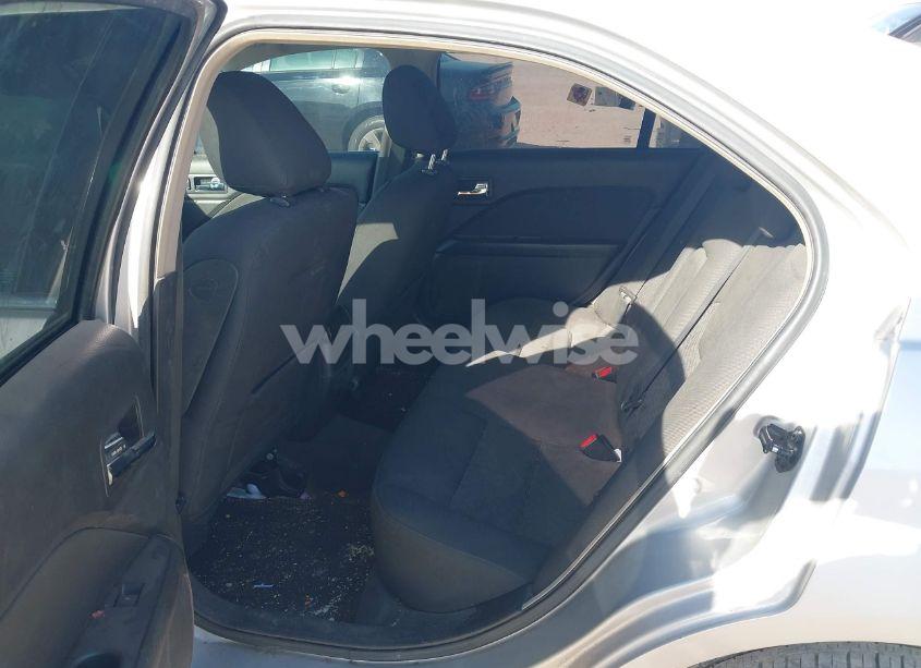 Photo 8 of 2010 Ford Fusion SE (VIN 3FAHP0HG5AR247795)