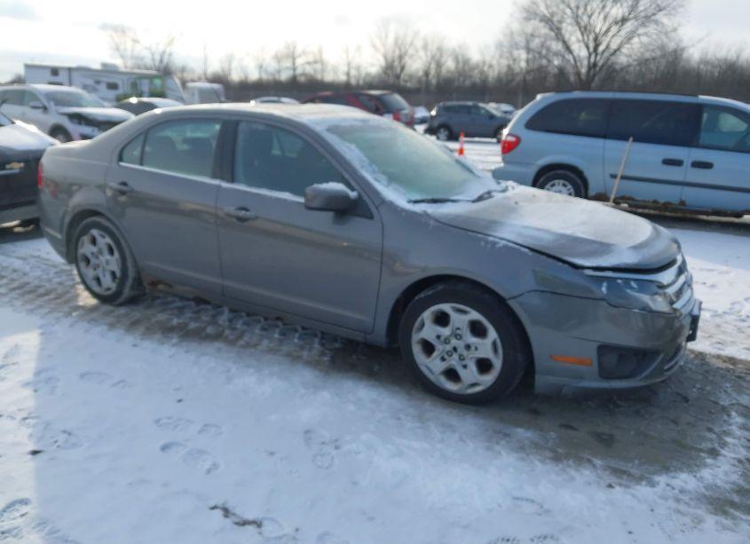 2010 Ford Fusion SE (VIN 3FAHP0HG5AR341949) main photo