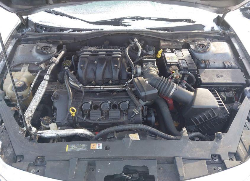 Photo 10 of 2010 Ford Fusion SE (VIN 3FAHP0HG5AR341949)