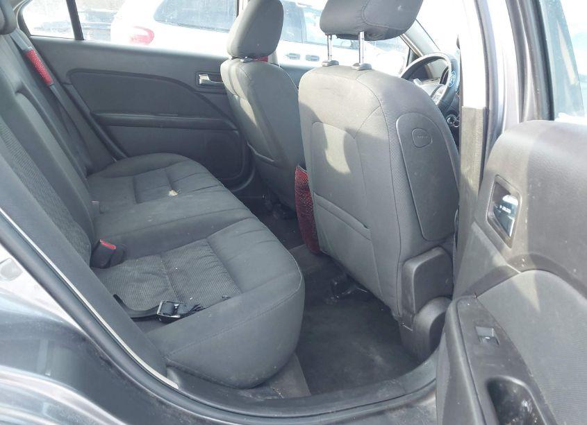 Photo 8 of 2010 Ford Fusion SE (VIN 3FAHP0HG5AR341949)