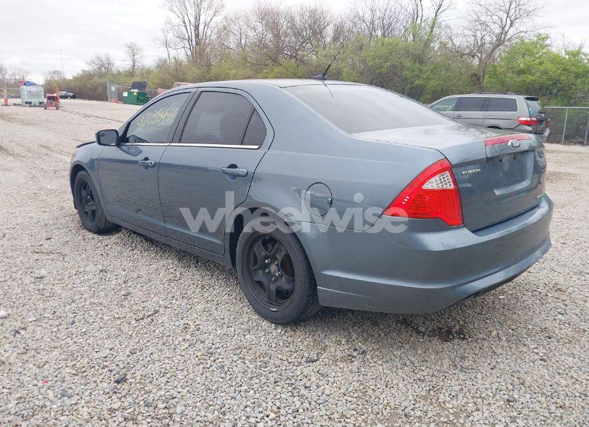 Photo 3 of 2011 Ford Fusion SE (VIN 3FAHP0HG5BR194971)