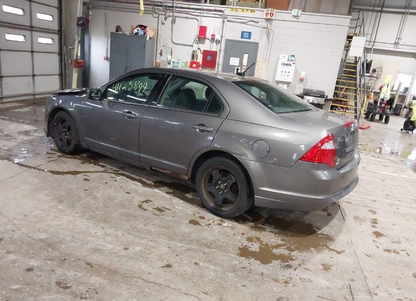 Photo 3 of 2011 Ford Fusion SE (VIN 3FAHP0HG5BR257518)