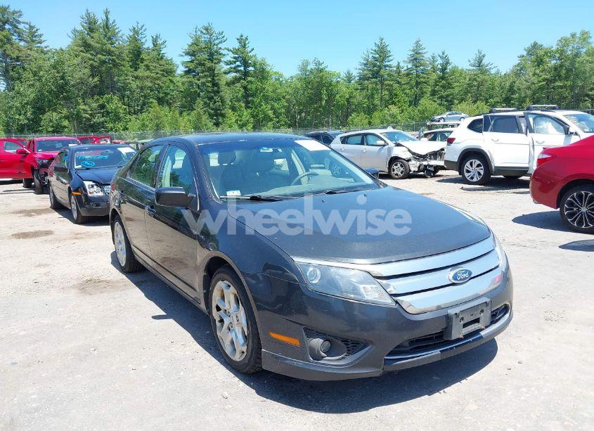 2011 Ford Fusion SE (VIN 3FAHP0HG5BR312386) main photo