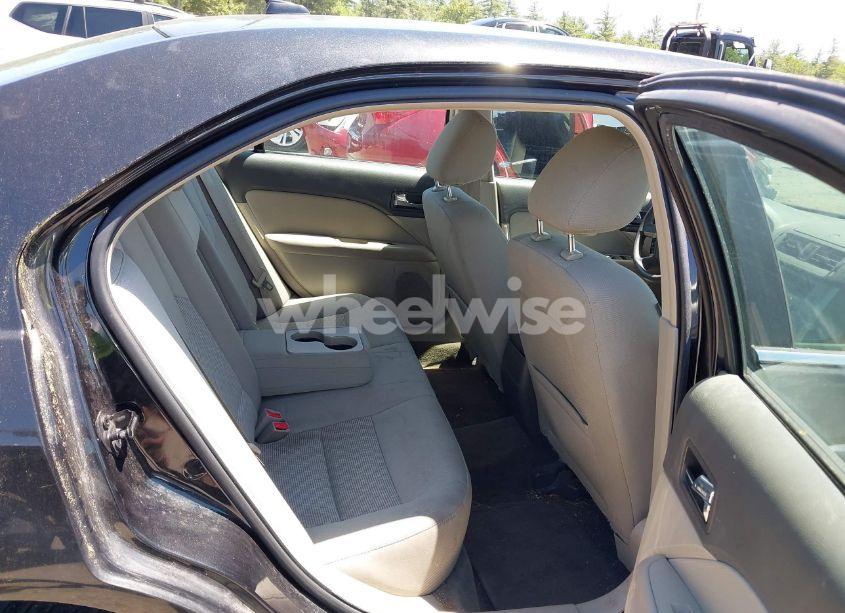 Photo 8 of 2011 Ford Fusion SE (VIN 3FAHP0HG5BR312386)