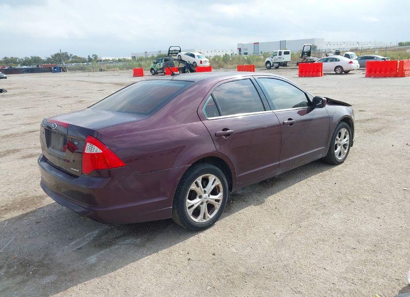 Photo 4 of 2012 Ford Fusion SE (VIN 3FAHP0HG5CR321140)