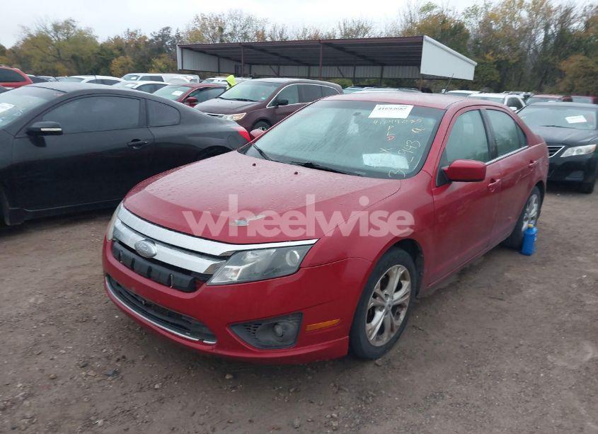 Photo 2 of 2012 Ford Fusion SE (VIN 3FAHP0HG5CR342943)