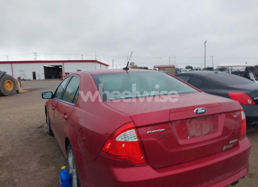 Photo 3 of 2012 Ford Fusion SE (VIN 3FAHP0HG5CR342943)