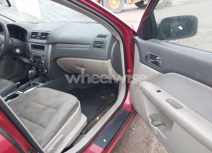 Photo 5 of 2012 Ford Fusion SE (VIN 3FAHP0HG5CR342943)