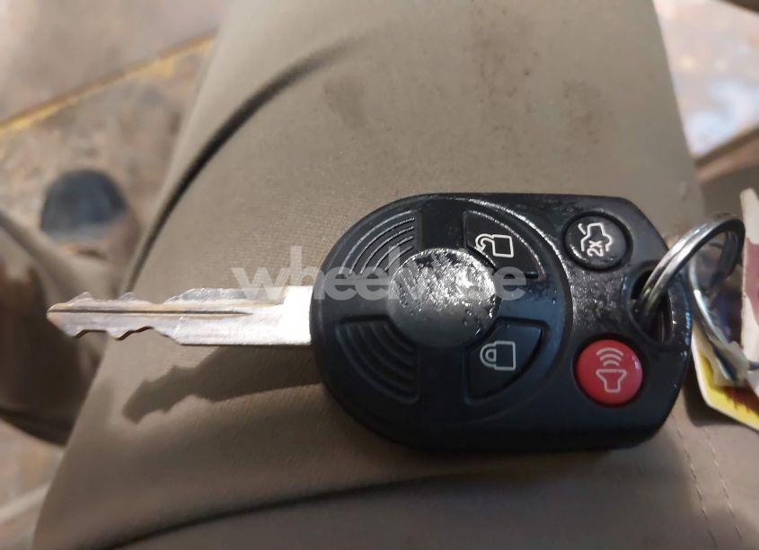 Photo 11 of 2010 Ford Fusion SE (VIN 3FAHP0HG6AR237129)