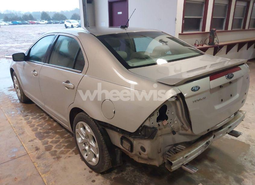Photo 3 of 2010 Ford Fusion SE (VIN 3FAHP0HG6AR237129)