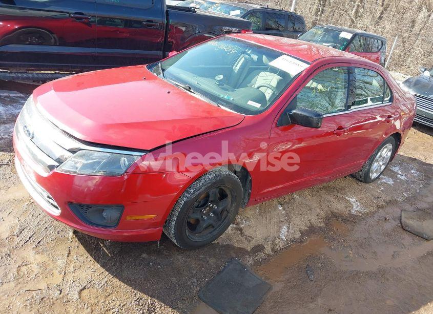 Photo 2 of 2011 Ford Fusion SE (VIN 3FAHP0HG6BR231249)