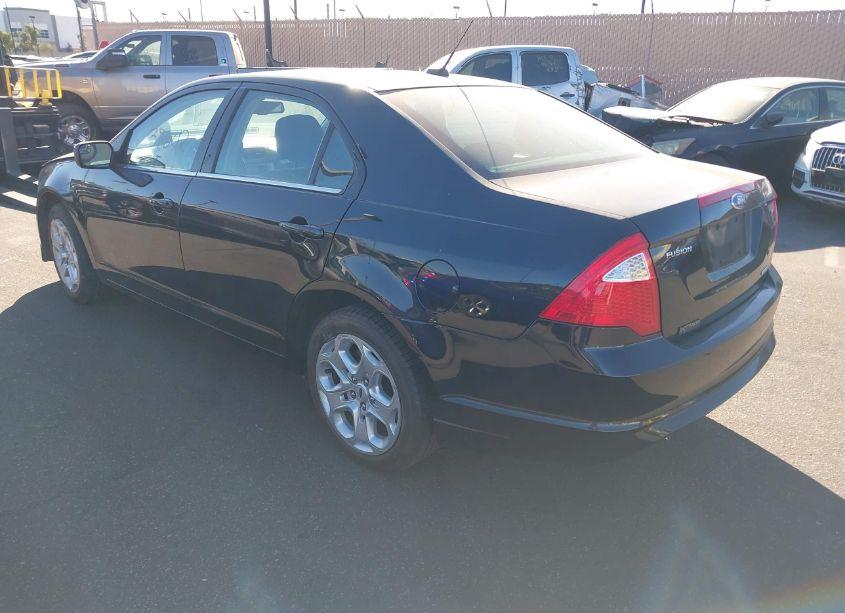 Photo 3 of 2011 Ford Fusion SE (VIN 3FAHP0HG6BR305169)