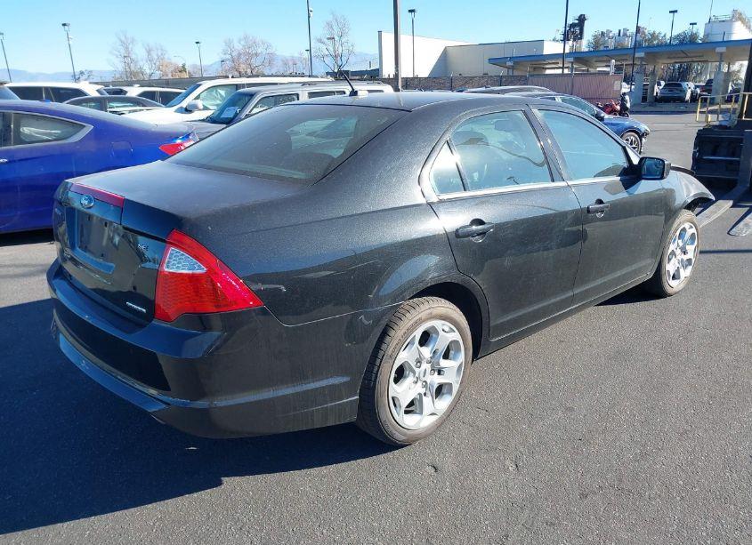 Photo 4 of 2011 Ford Fusion SE (VIN 3FAHP0HG6BR305169)
