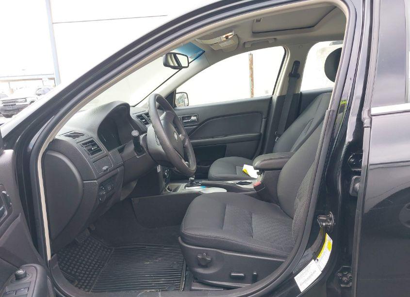 Photo 5 of 2011 Ford Fusion SE (VIN 3FAHP0HG6BR305169)