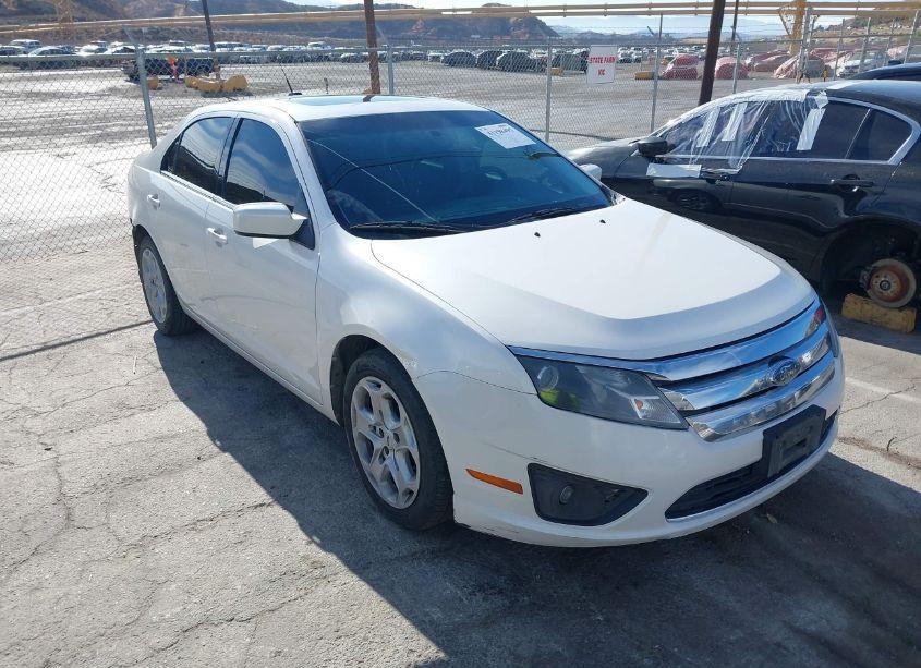 2010 Ford Fusion SE (VIN 3FAHP0HG7AR224664) main photo