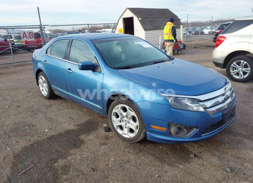 2010 Ford Fusion SE (VIN 3FAHP0HG7AR227905) main photo