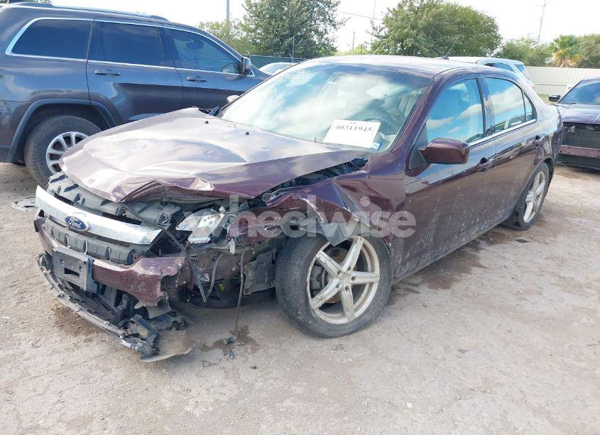 Photo 2 of 2011 Ford Fusion SE (VIN 3FAHP0HG7BR201144)