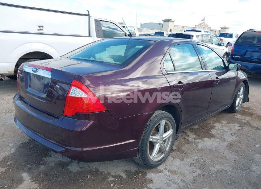 Photo 4 of 2011 Ford Fusion SE (VIN 3FAHP0HG7BR201144)