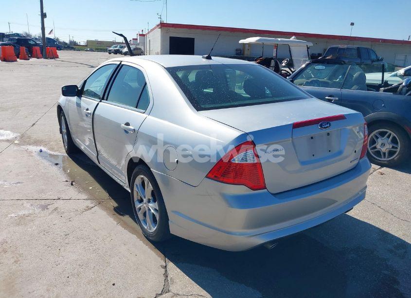 Photo 3 of 2012 Ford Fusion SE (VIN 3FAHP0HG7CR177378)