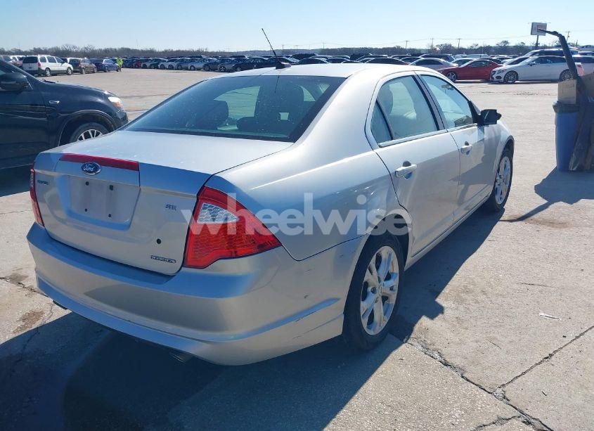 Photo 4 of 2012 Ford Fusion SE (VIN 3FAHP0HG7CR177378)