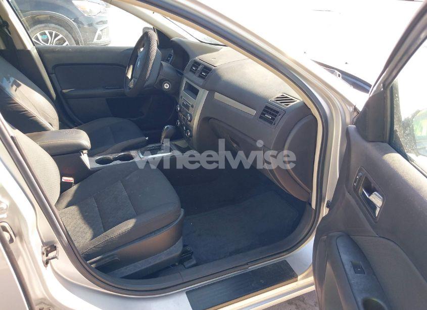 Photo 5 of 2012 Ford Fusion SE (VIN 3FAHP0HG7CR177378)