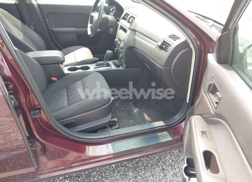 Photo 5 of 2012 Ford Fusion SE (VIN 3FAHP0HG7CR228278)