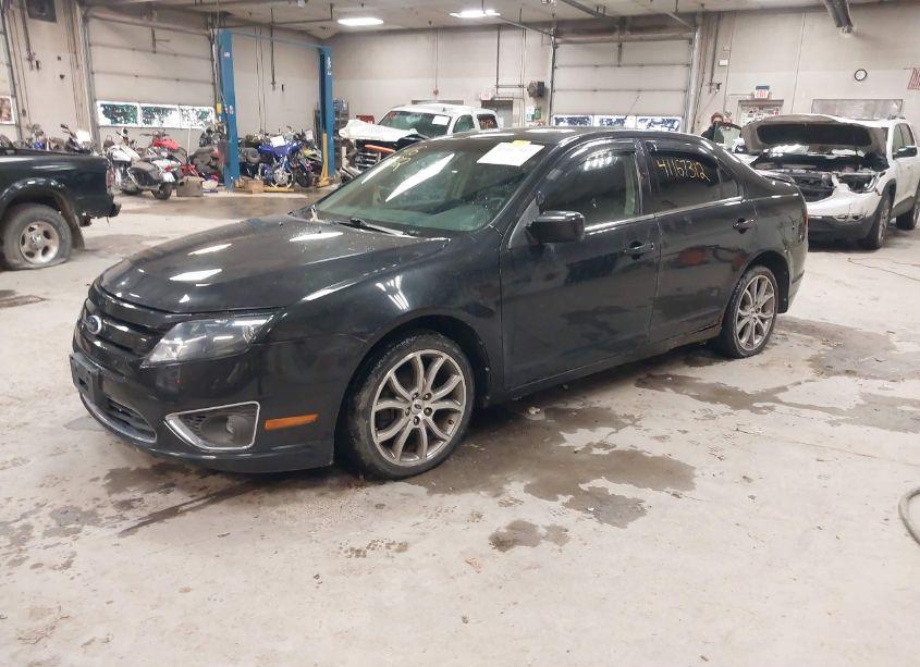 Photo 2 of 2010 Ford Fusion SE (VIN 3FAHP0HG8AR274814)