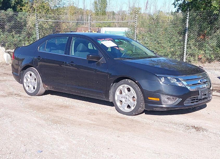 2010 Ford Fusion SE (VIN 3FAHP0HG8AR279916) main photo