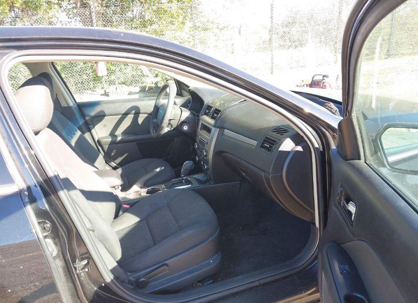 Photo 5 of 2010 Ford Fusion SE (VIN 3FAHP0HG8AR279916)